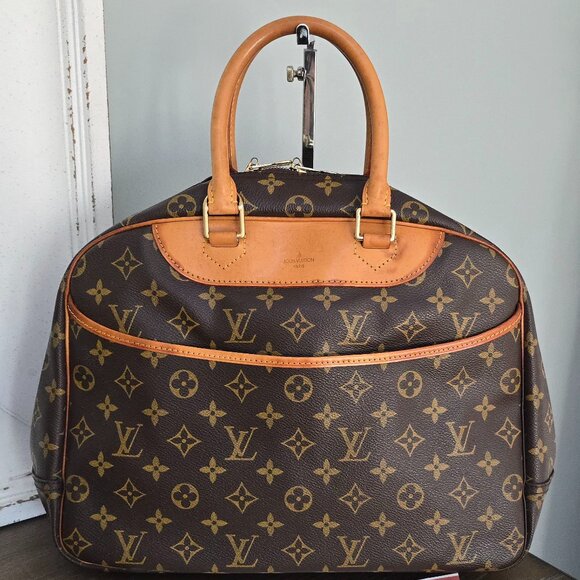 Deauville Brown Monogram Louis Vuitton Bag - Picture 1 of 16